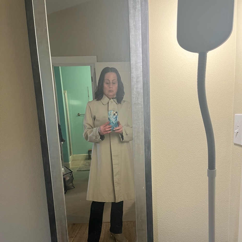 Gap Classic women’s beige Button-Up Coat